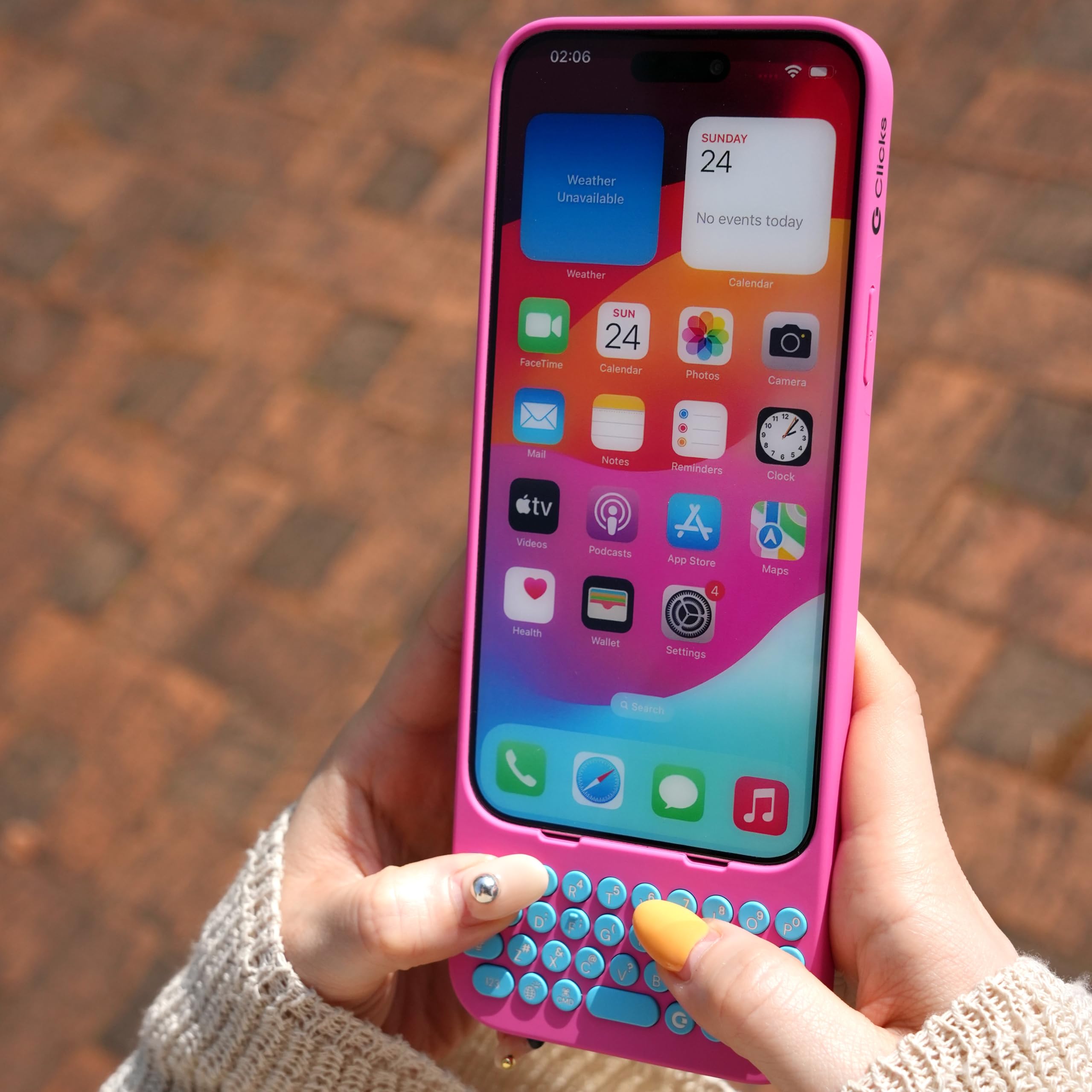 Amazon.co.jp: Clicks iPhone 15 Pro Keyboard Case Smartphone Case