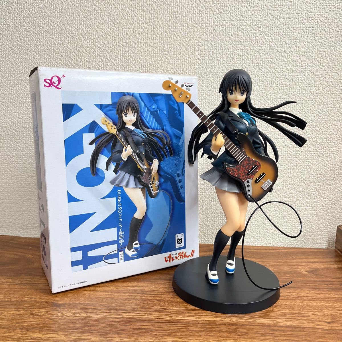 Amazon.co.jp: けいおん!! SQフィギュア ～秋山 澪～ 箱痛みあり 中⑨