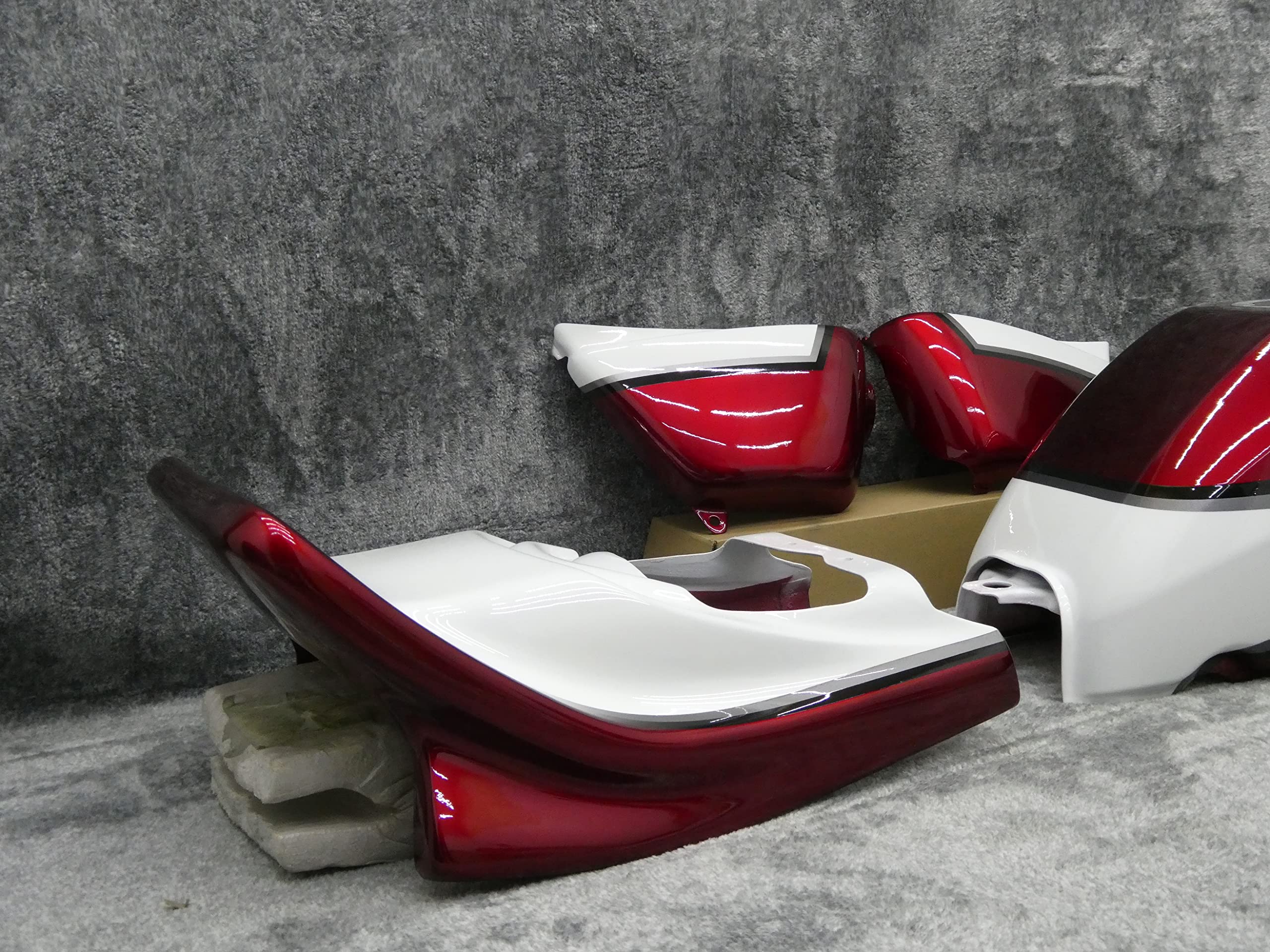 Amazon | エイプ50 外装セット 赤白2型CBX 風 赤黒 テールランプ