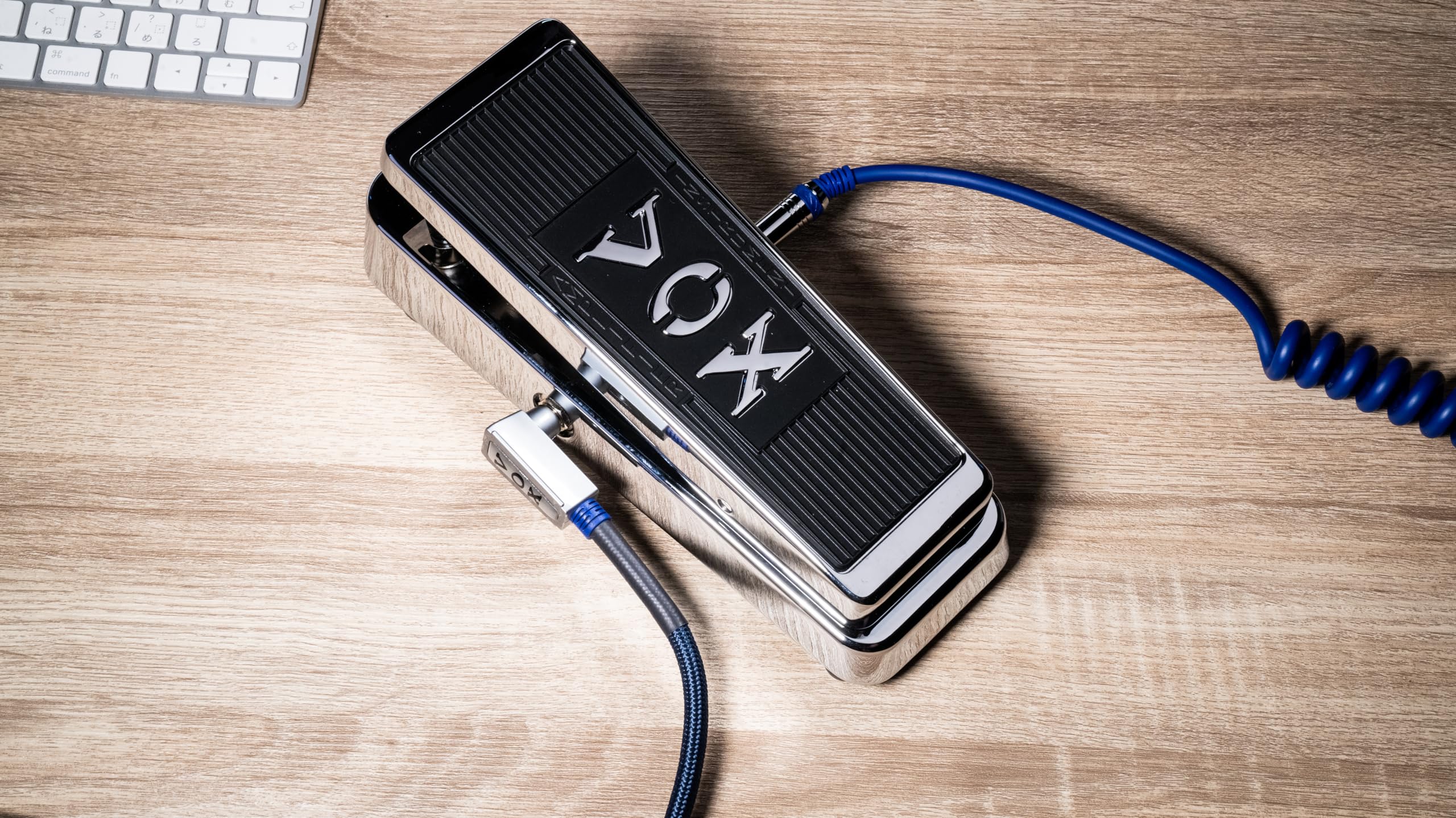 Amazon.com: Vox The Real McCoy VRM-1 Limited-Edition Wah Guitar