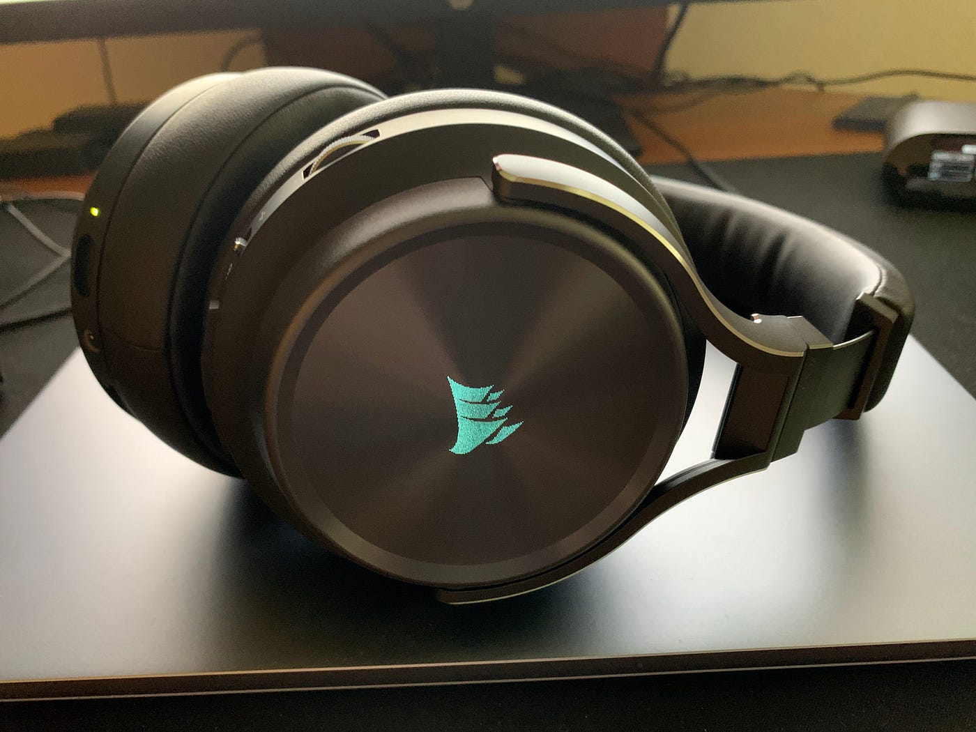 Corsair Virtuoso XT Wireless RGB Gaming Headset Review | by Alex