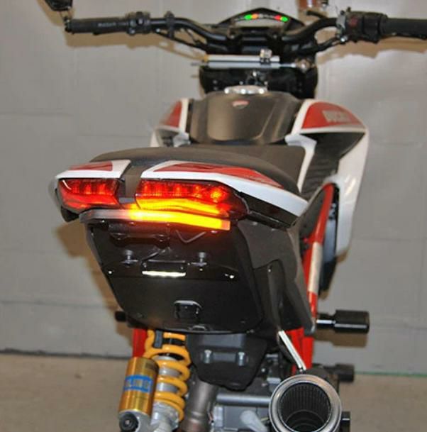 ドゥカティ ハイパーモタード 821/939フェンダーレスキット タックド