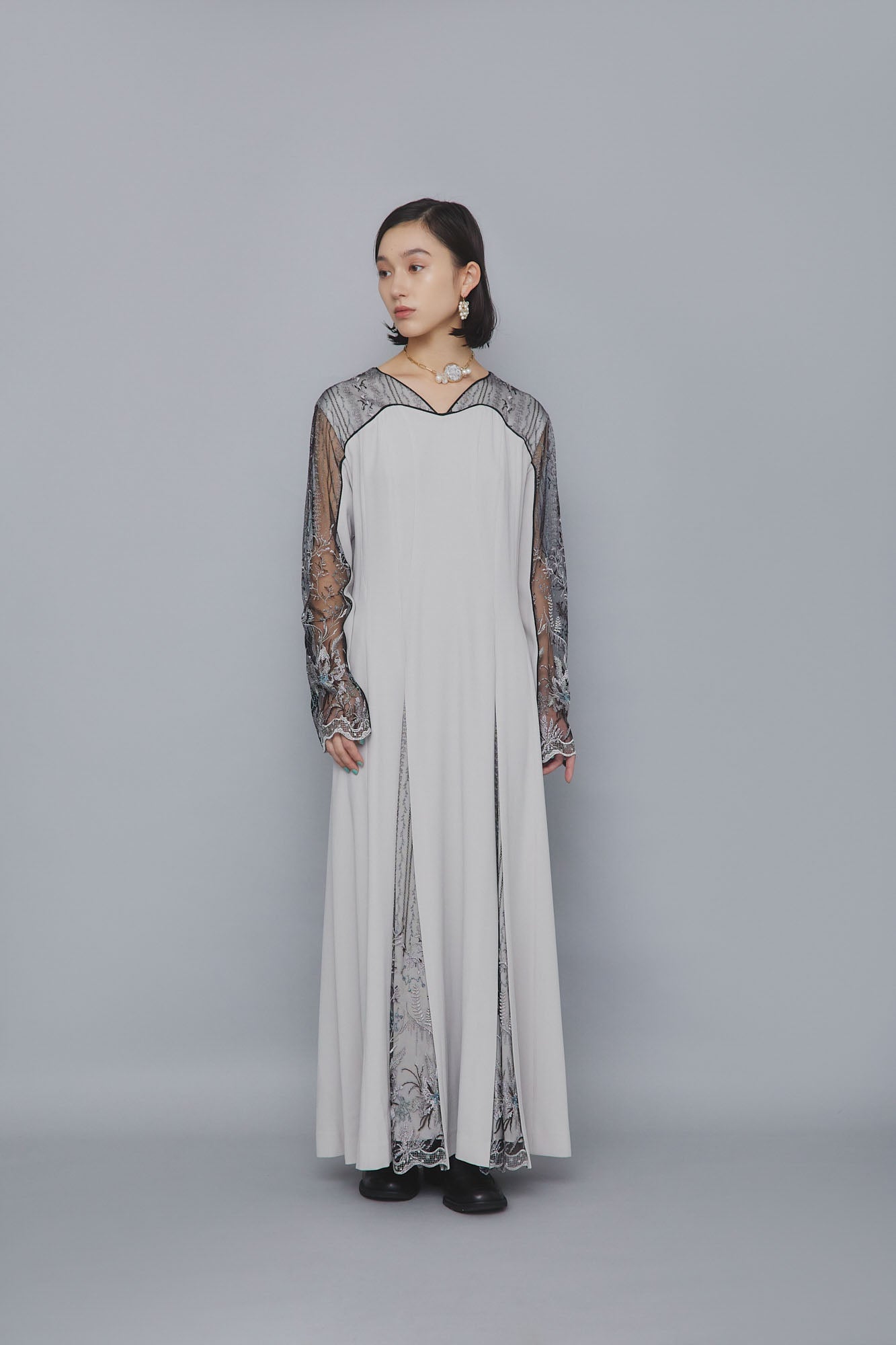 Petal lace dress (Ice gray)