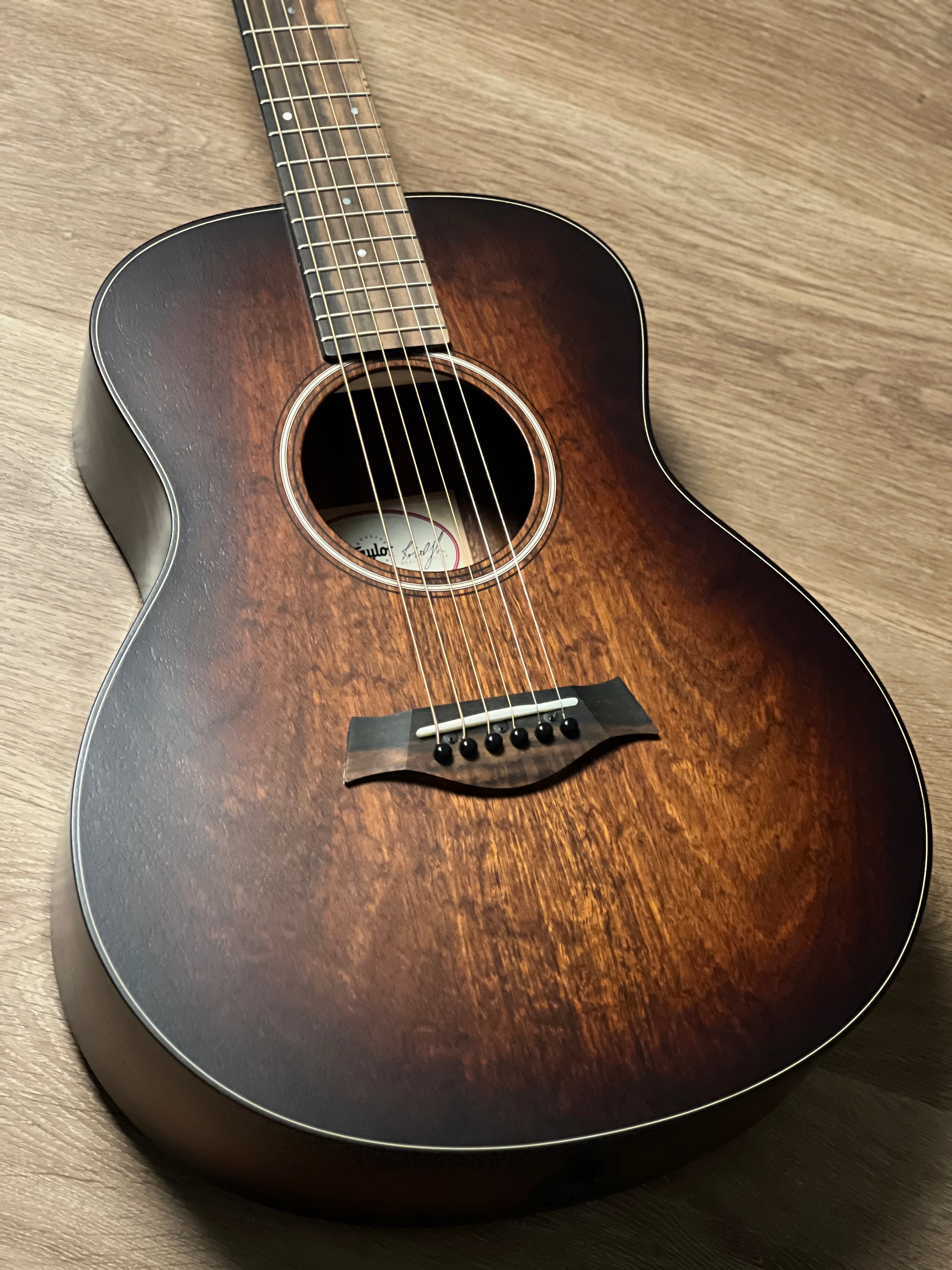 Taylor GS Mini-e Koa Plus in Shaded Edgeburst – nafiriguitar.com