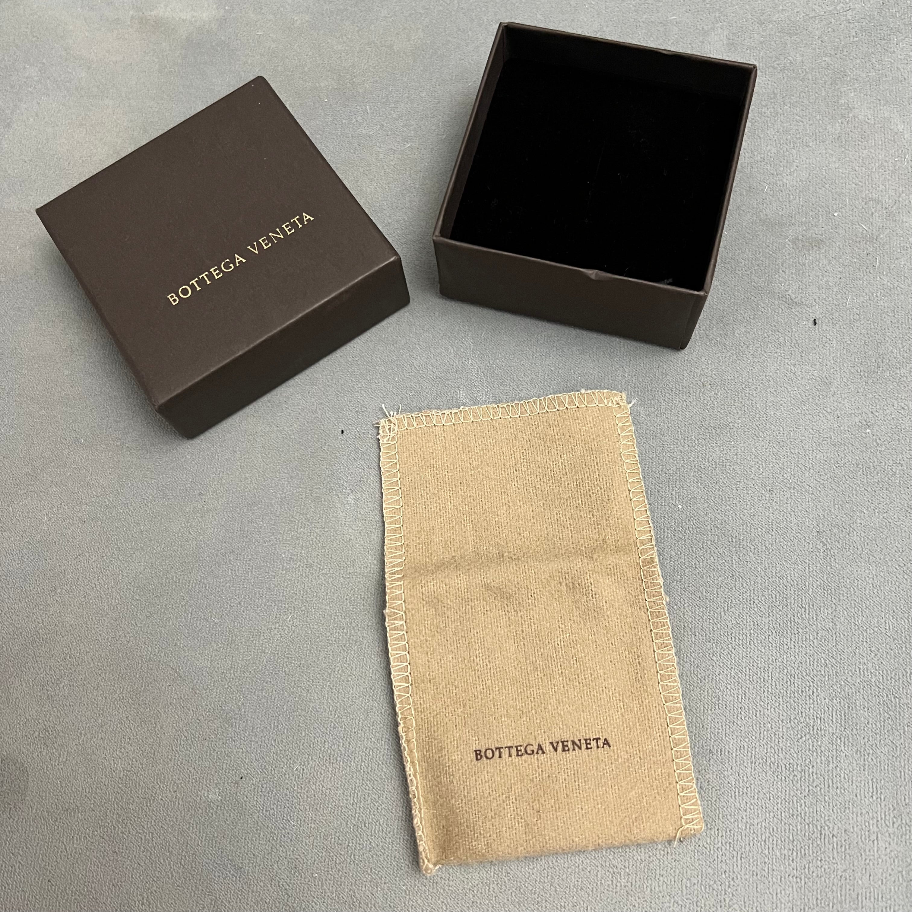 BOTTEGA VENETA Goods Box 2.90x2.90x1.30 inches + Pouch | NATILUXIA