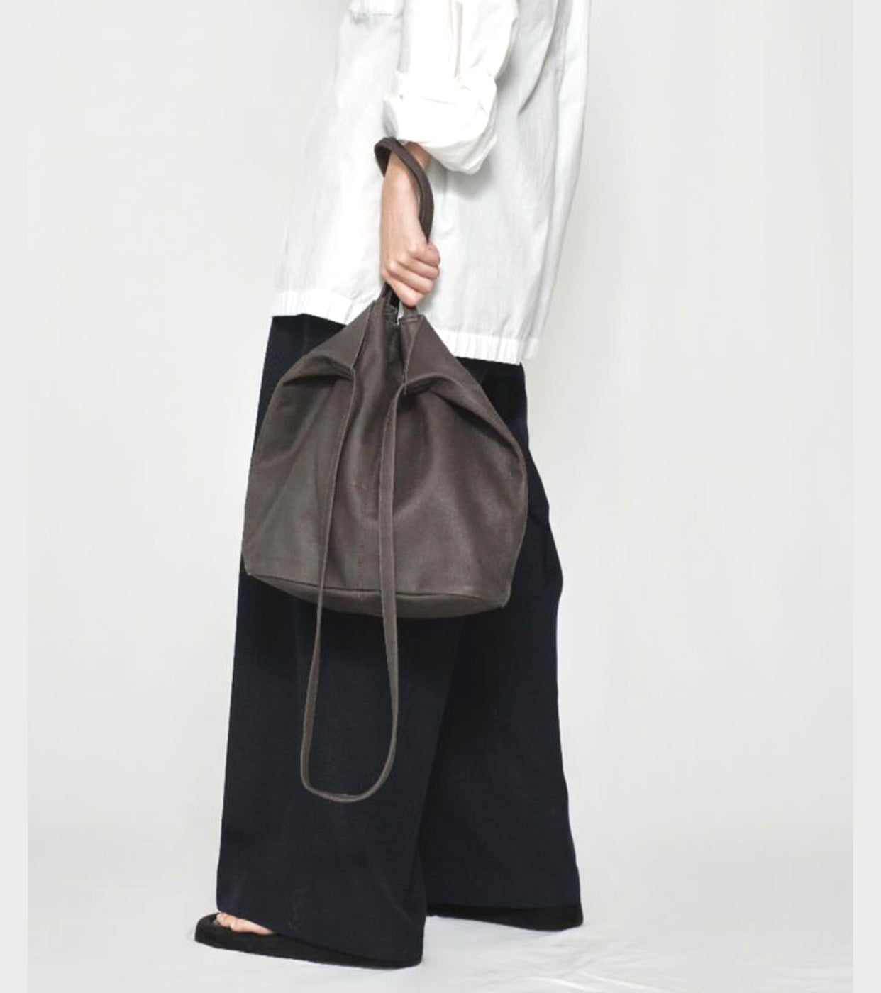 Morphee 3way medium tote , D Choco – Navyblue