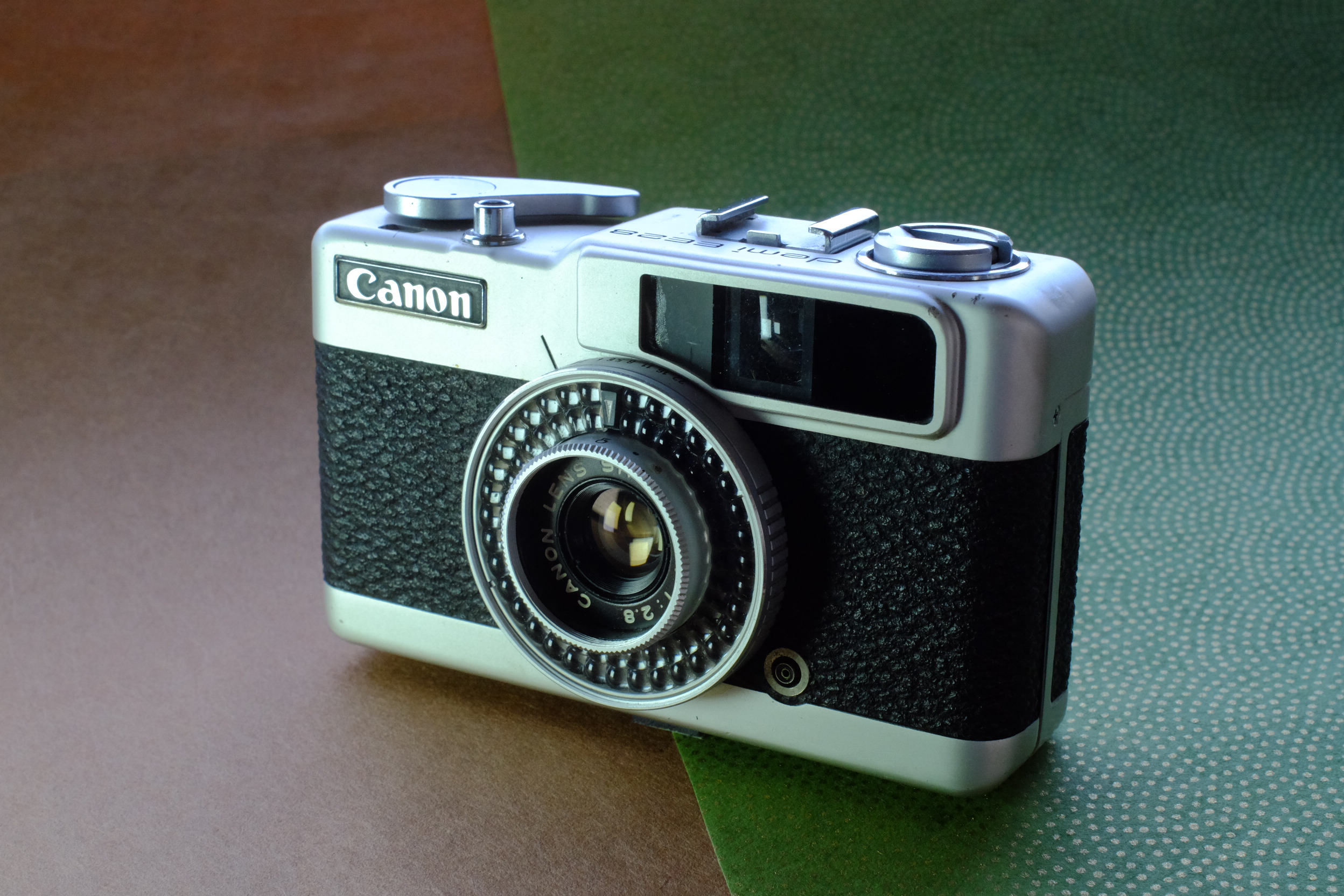 世界にたったひとつ キャノン スクエアデミ EE 28 これが本当のデミの