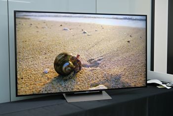 ソニー、超薄4K HDR液晶テレビ「BRAVIA X9300D」 - 新バックライトに