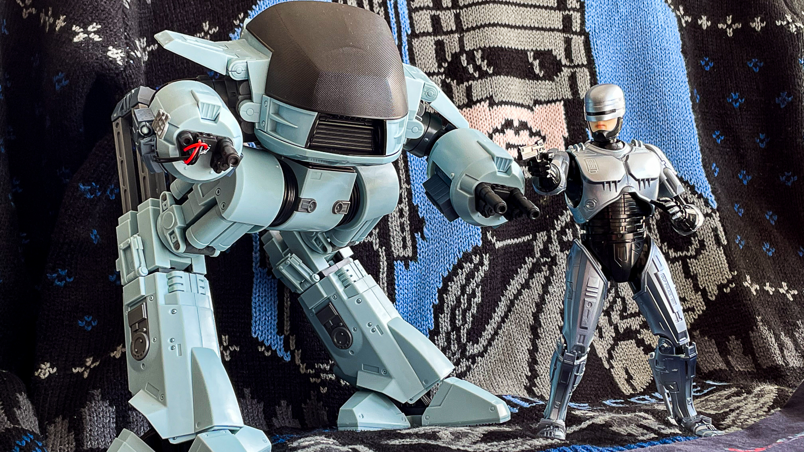 80年代SF人間、感涙のデカさと組み心地! 「モデロイド ED-209」は