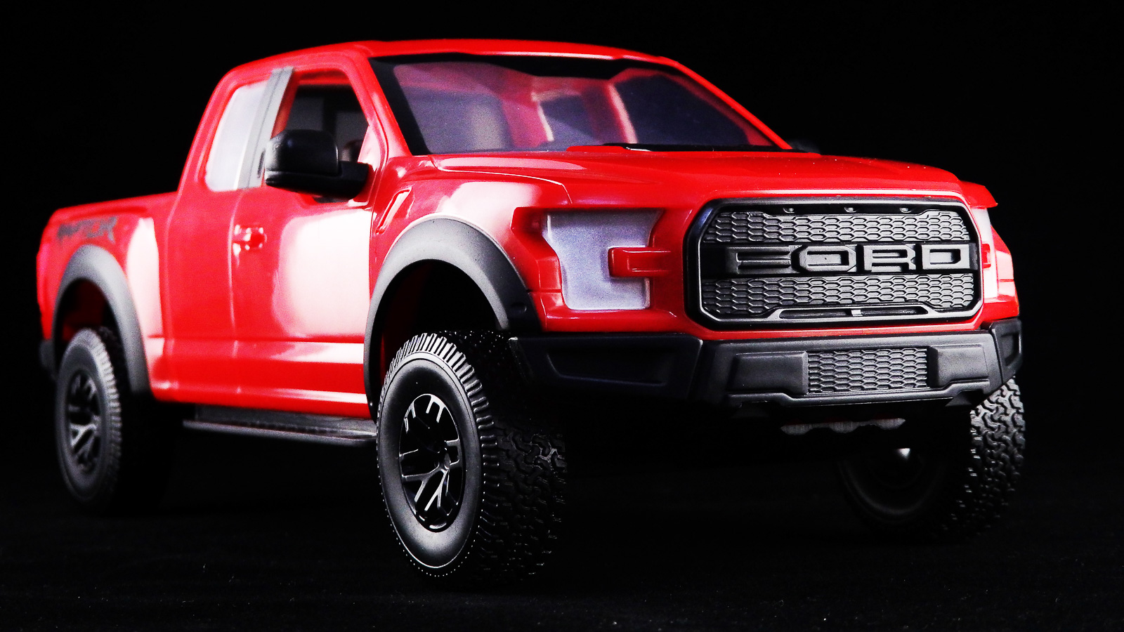 迫力満点の車模型が18パーツ！？ 簡単かっこいいとはこういう事だ