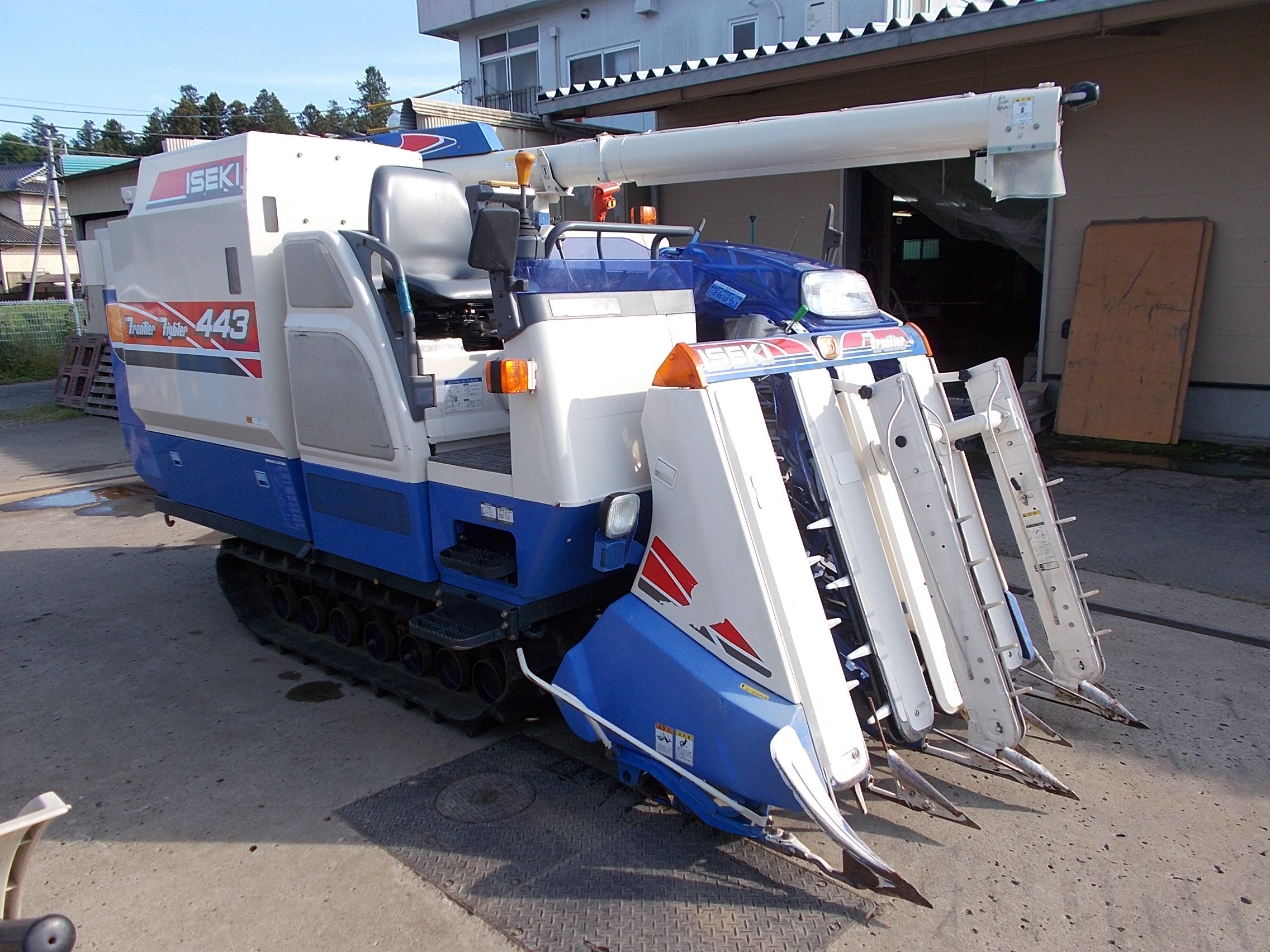 イセキ 中古 コンバイン HF443G 4条 43馬力 324.4時間 – 農キング