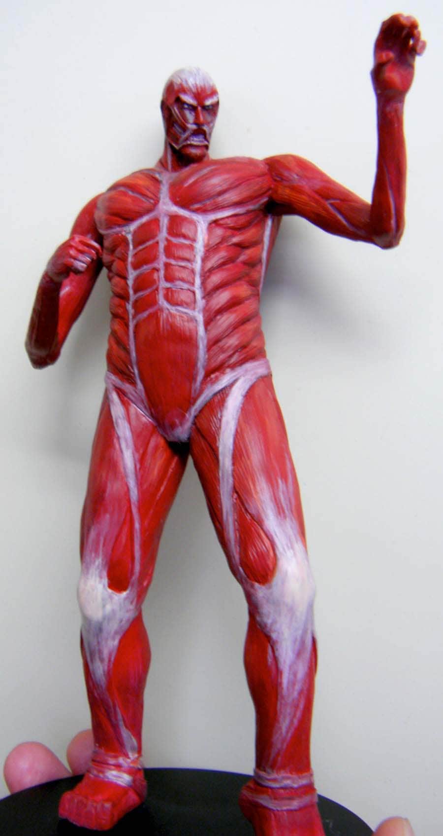 この巨人がすごい！「進撃の巨人」超大型をフィギュア化 - コミック