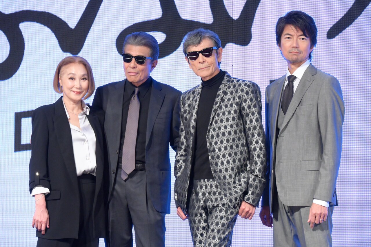 メインの覆面パトカーである日産レパード2代目モデルと、タカの愛車