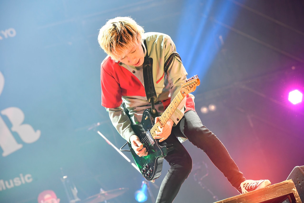 _AZB2524_S.jpg?impolicy=