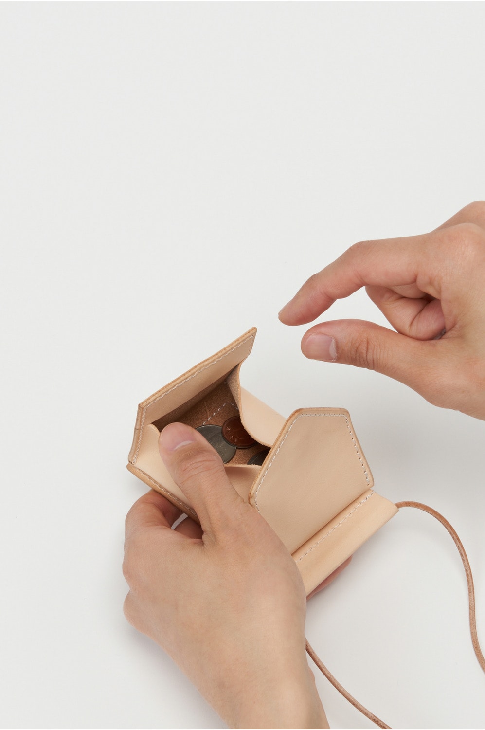 hang wallet｜スキマ Hender Scheme Official Online Shop