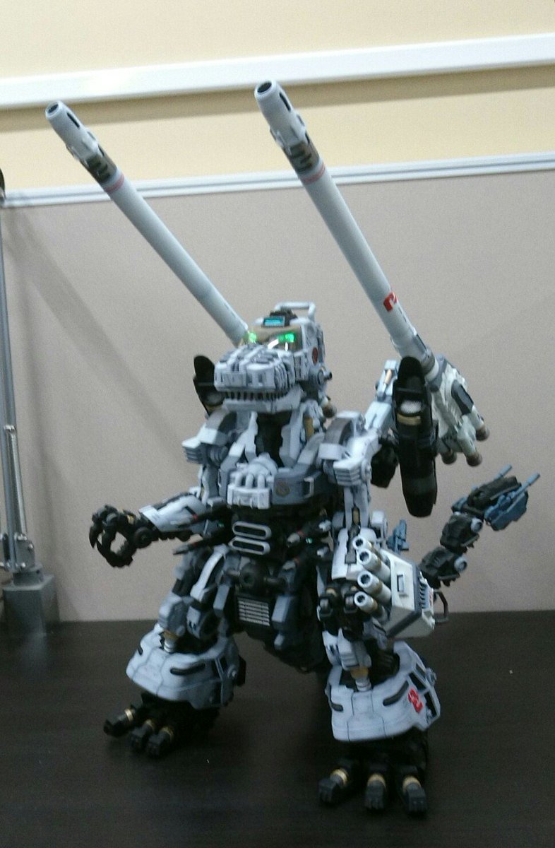 HMMゴジュラスMk-Ⅱ量産型完成しました！ 改修点は緑目のLED電飾・牙の