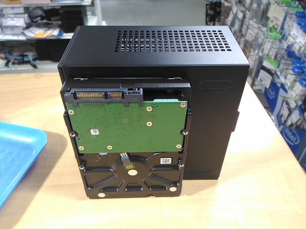 8/5発売のASRock DeskMini 110を確認中… 新規格Mini-STXを採用した小型