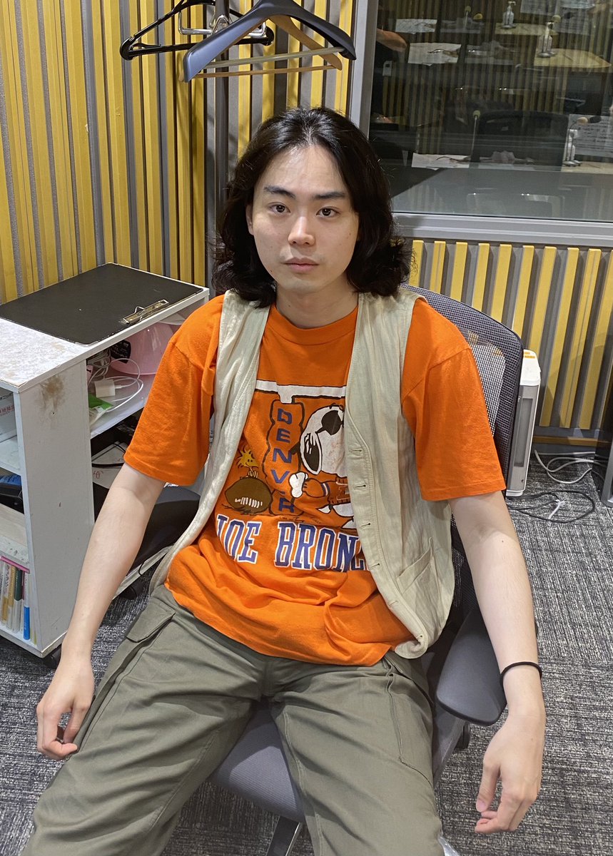 菅田将暉の私服 「菅田将暉のANN」の私服です。 スヌーピーと英語が