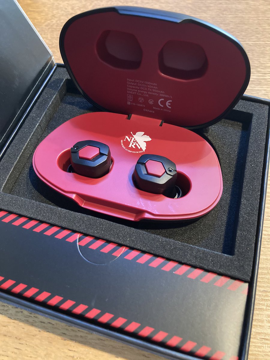 エヴァンゲリオン と高級音響 #final がコラボしたワイヤレスイヤホン