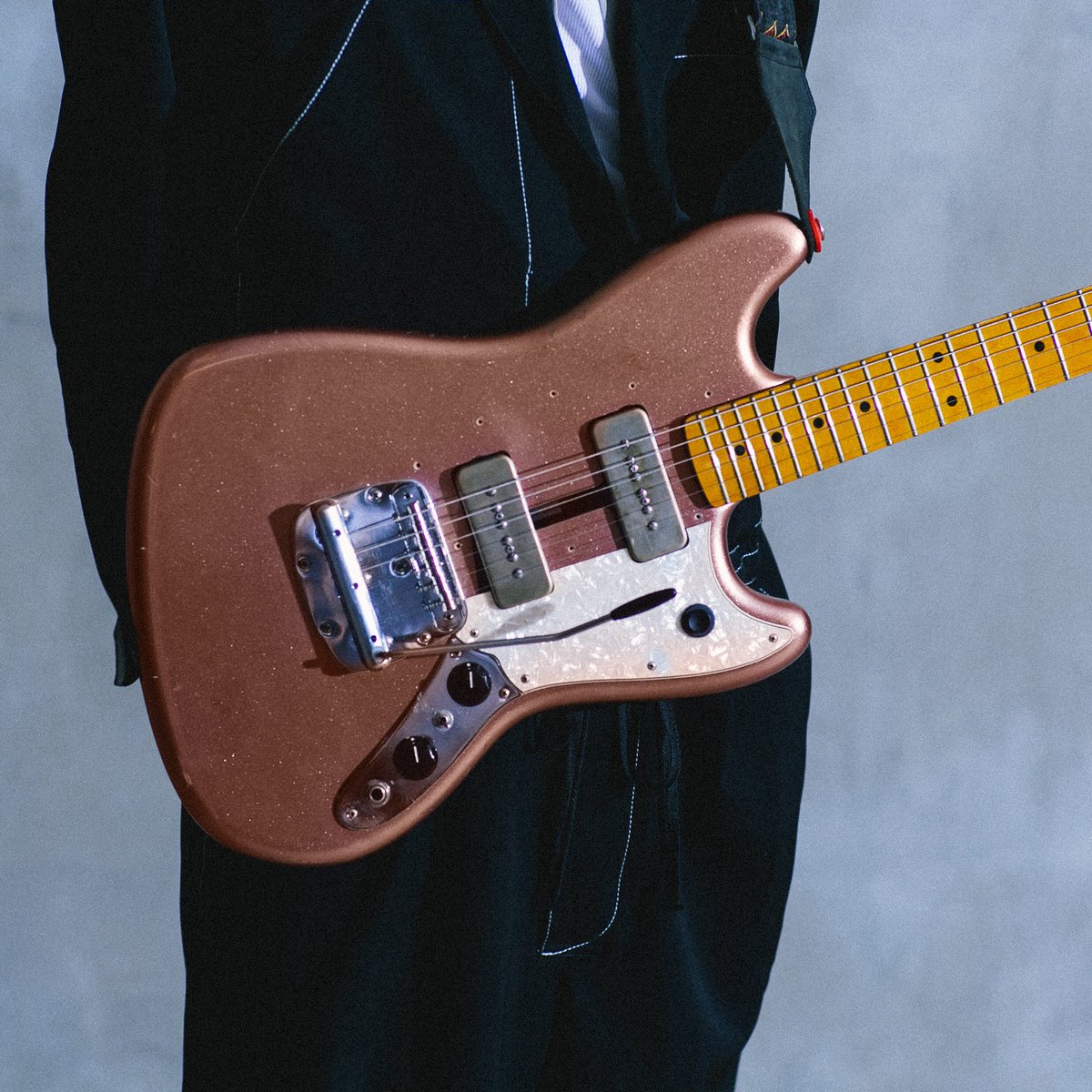 ㅤ Fenderと共同で ギターを作ったよ ㅤ American Performer Mustangを