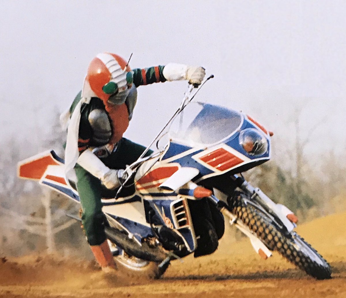 仮面ライダーV3」OPスチール…トミナガオートランドよりハリケーン号の