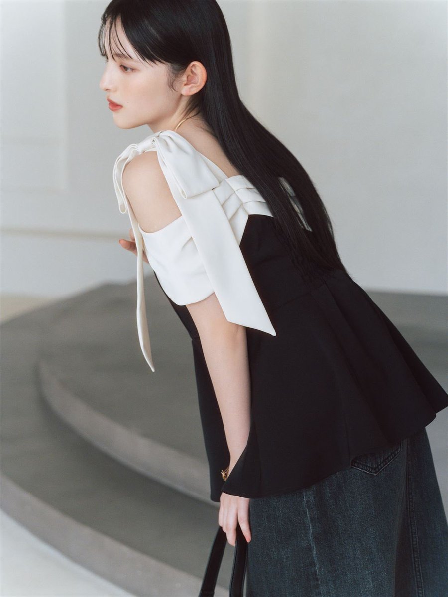 Rirandture オフショルリボンペプラムトップス rirandture オフショルリボンペプラムトップス 黒白 - メルカリ