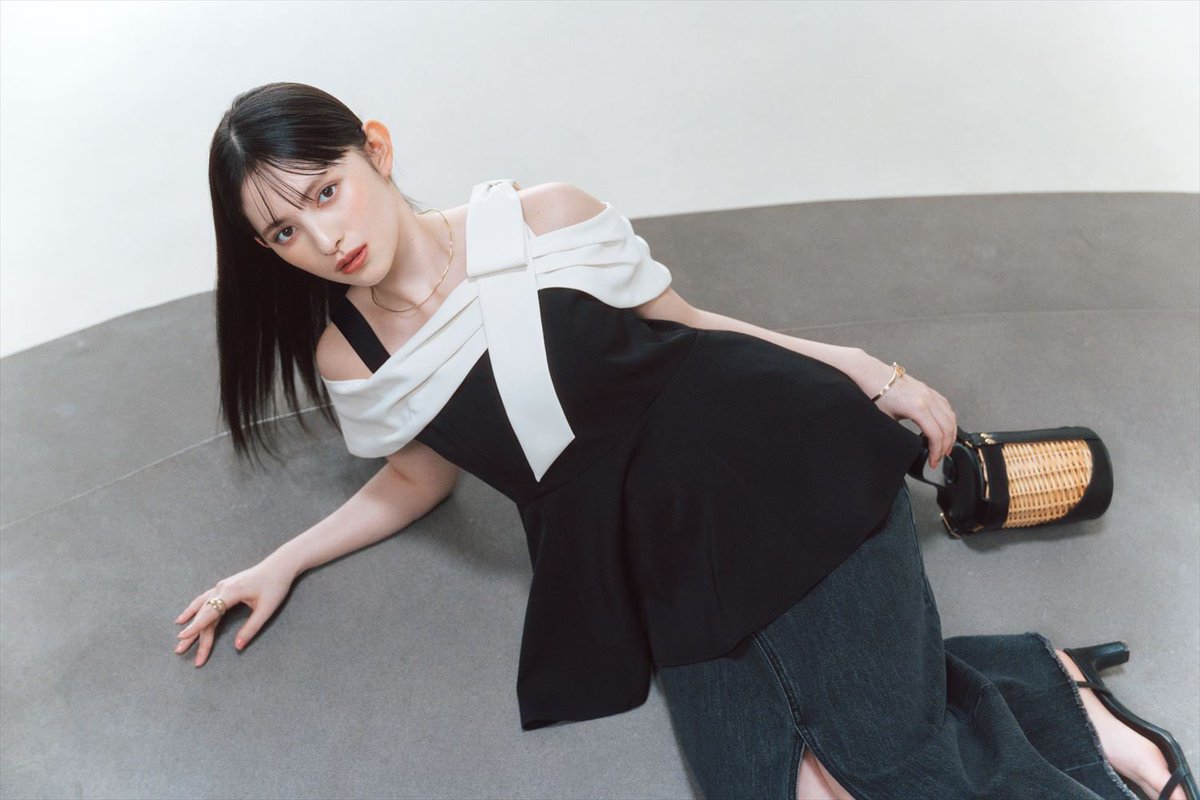 【新品】Rirandture オフショルリボンペプラムトップス rirandture オフショルリボンペプラムトップス 黒白 - メルカリ