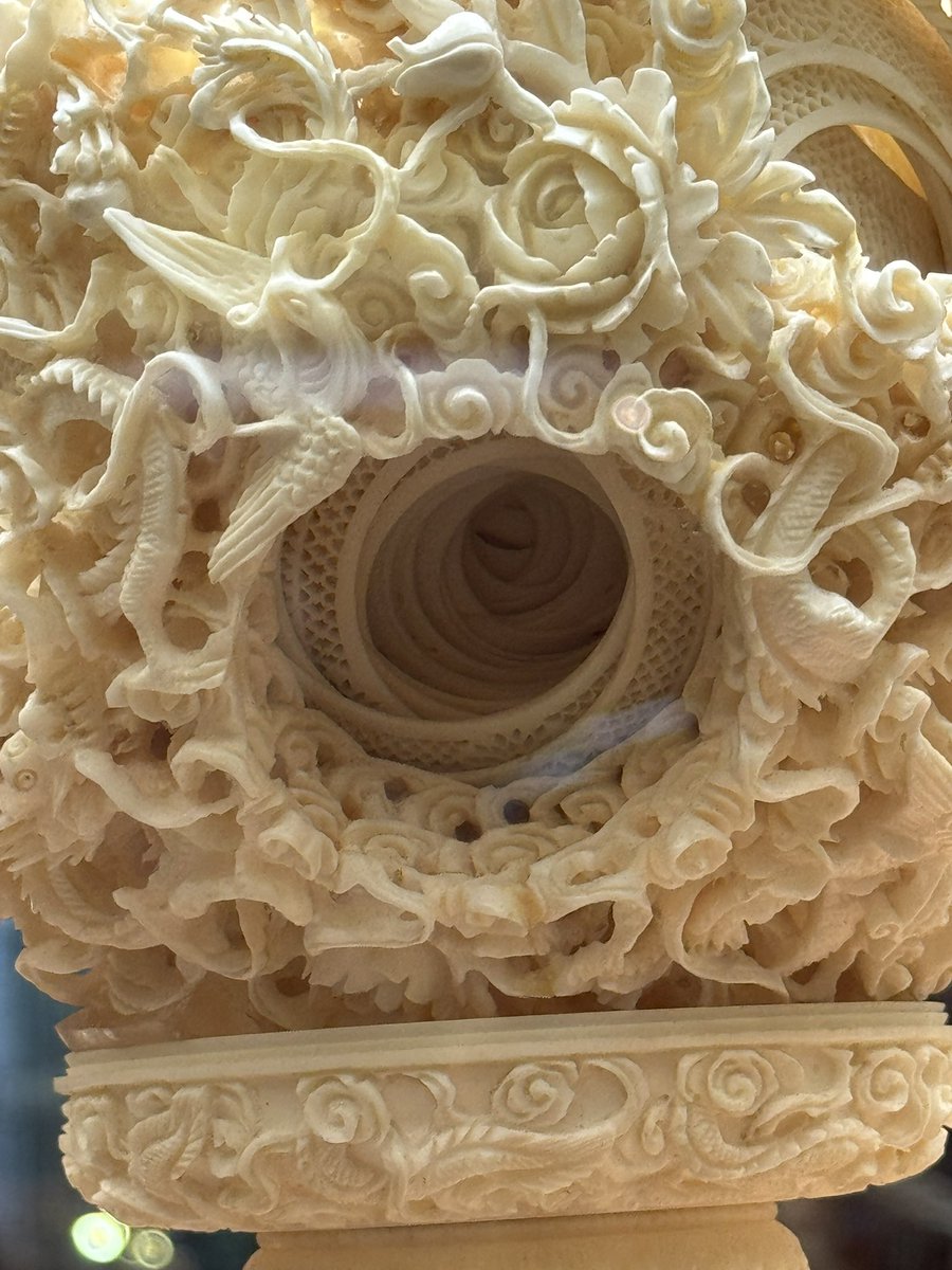 3Dプリンターで再現不可能と一時期話題になった象牙多層球を見にきた