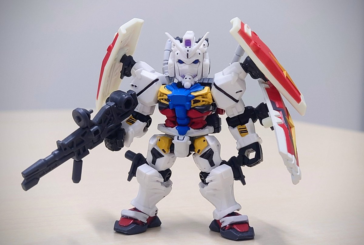 白いガンダムと武器セットが出たので、みんなとりあえずやるやつ(笑