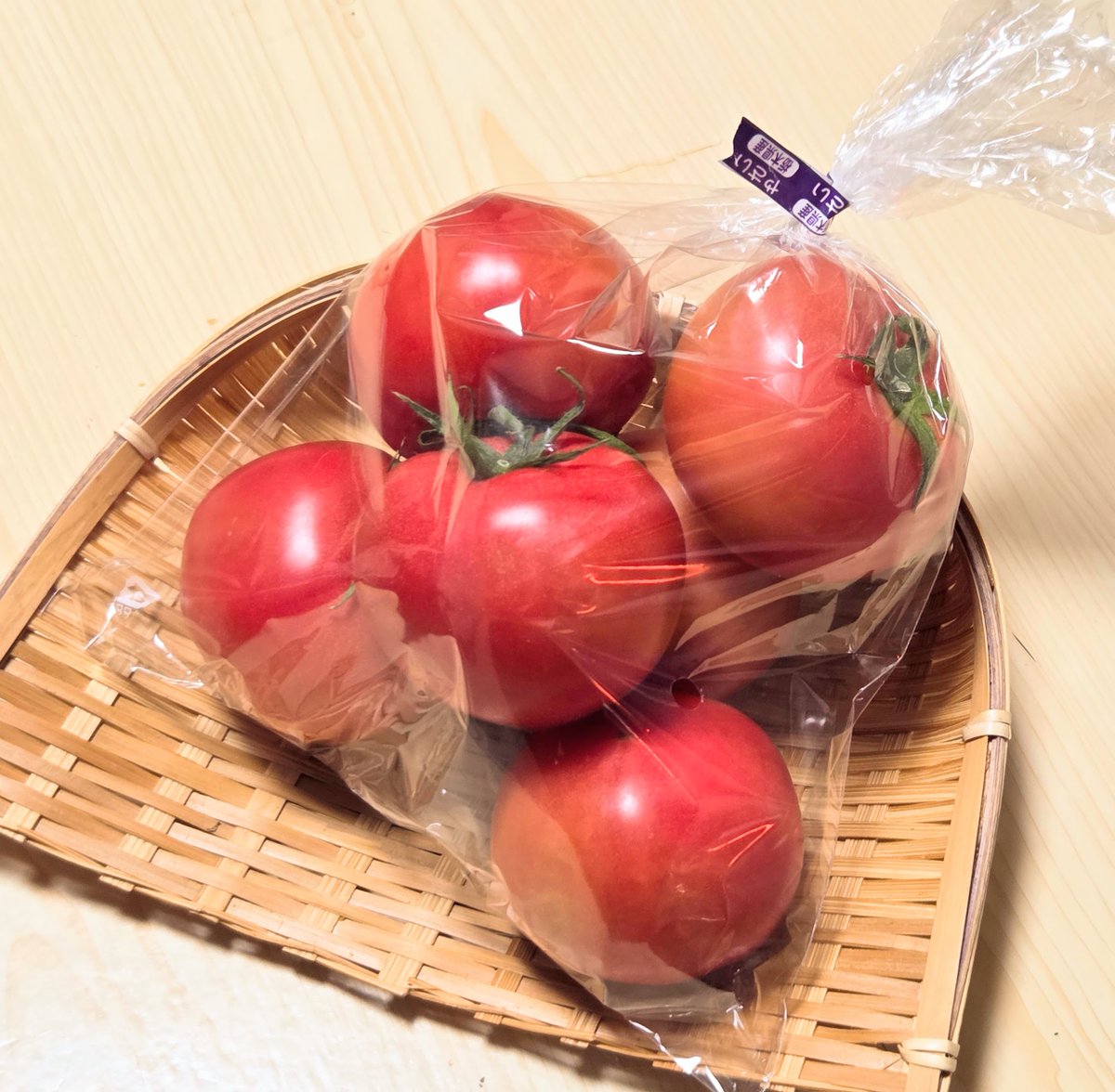 なかなか手に入れることのできない 幻級のトマトが「くろっぷす侍塚