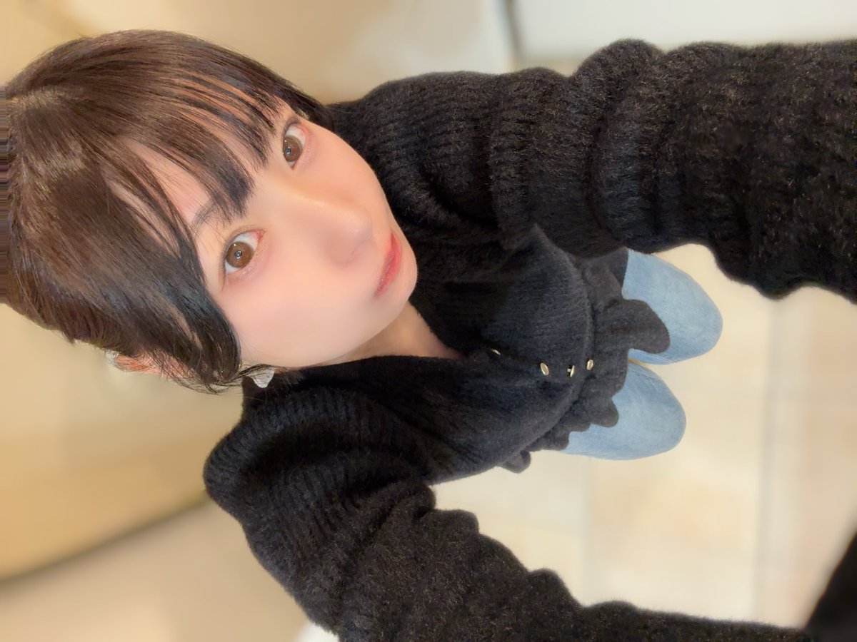 おぱよぉー！ ねむちぃ！！😪 今日頑張ったら土日だねっ！