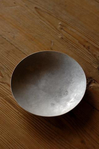 成田理俊さんのステンレスプレート : うつわノート