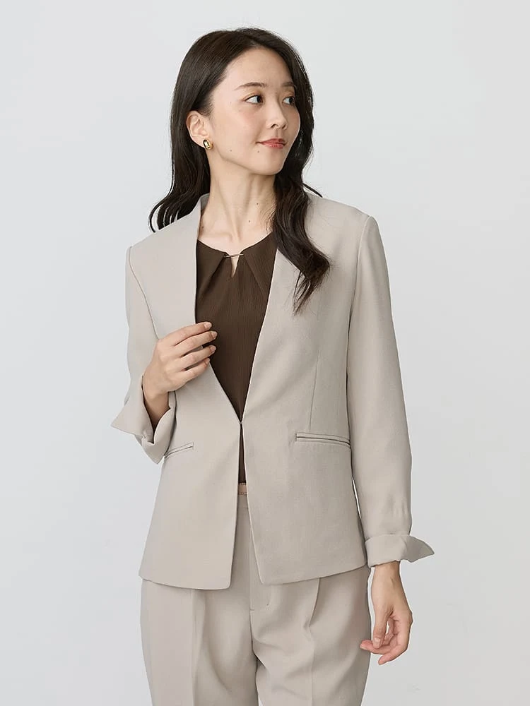 ブラック バックサテンジョーゼットスーツ ノーカラージャケット