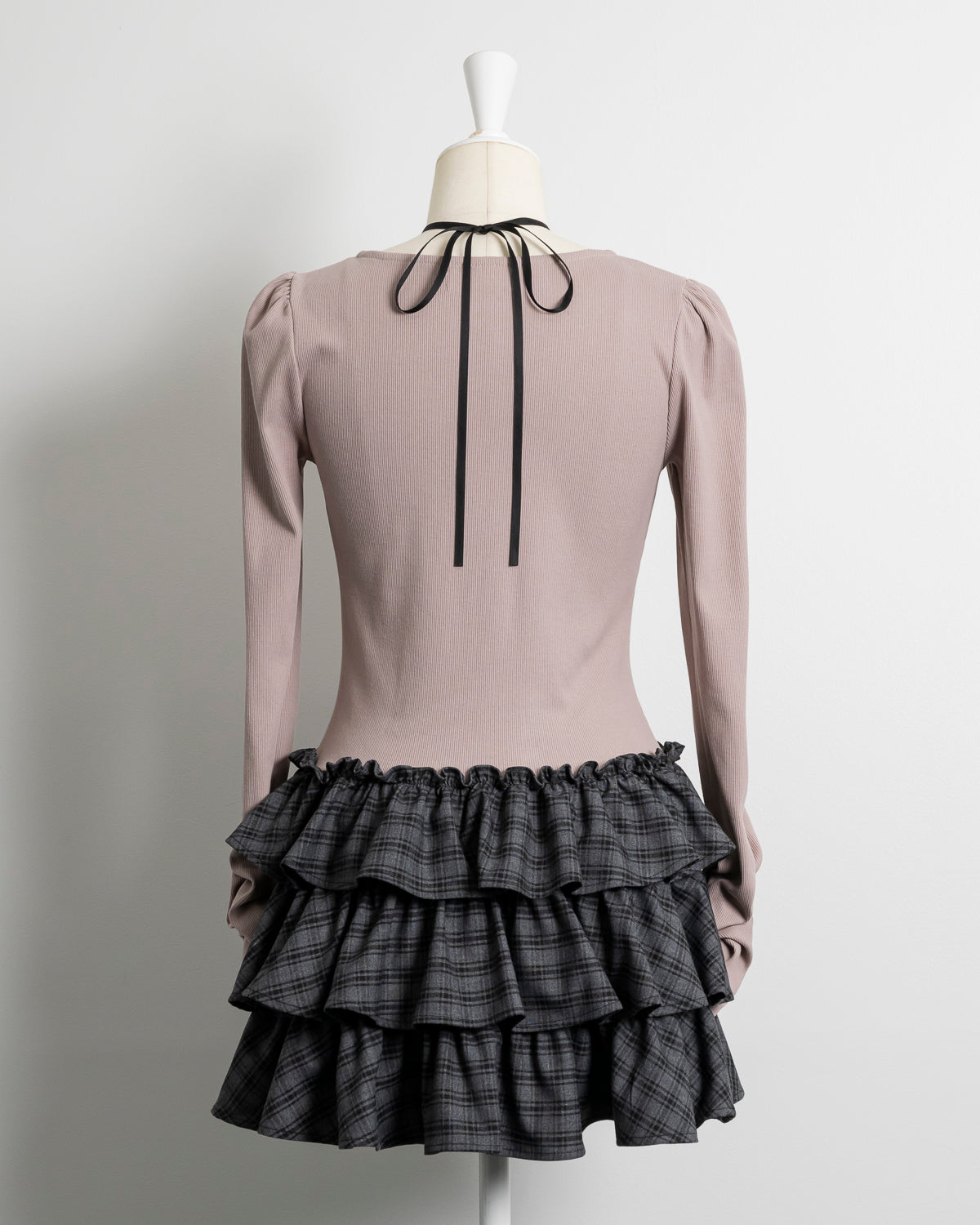 ラウンドフリルティアードリブワンピース – pium