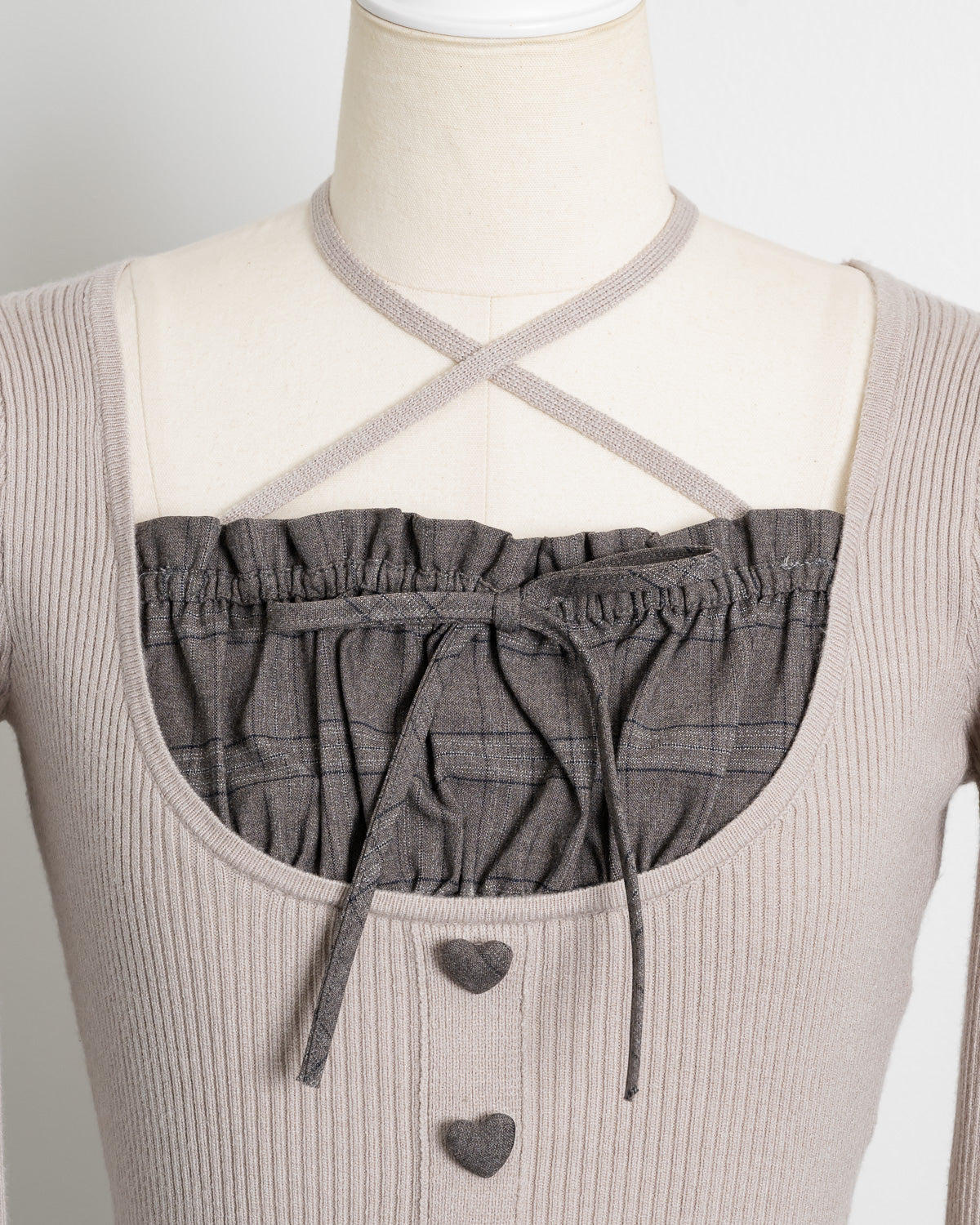 ヨーク切替ハートボタン長袖ニット – pium