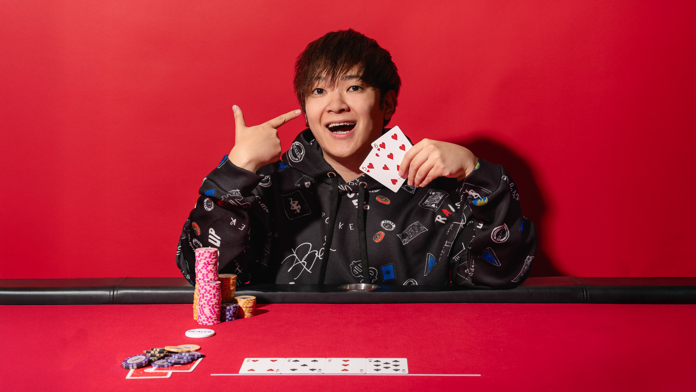 100万人突破記念！ポーカーYouTuber「世界のヨコサワ」が8/29(金