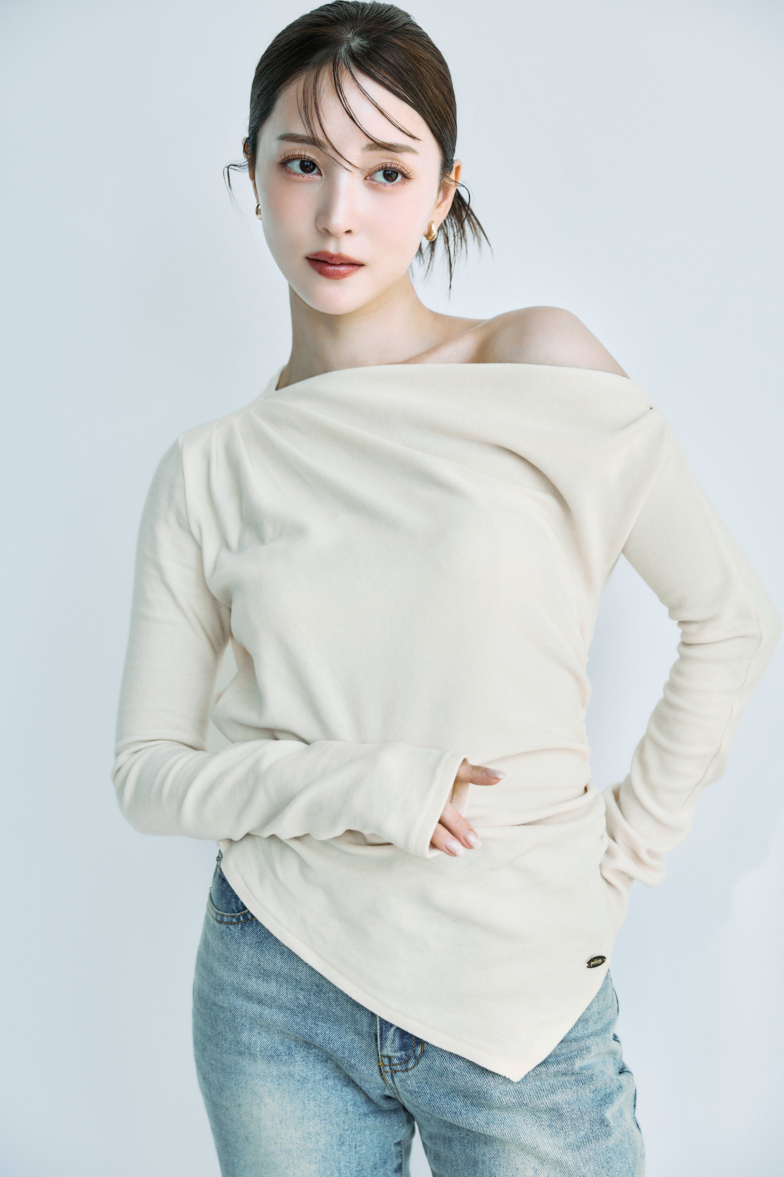 アシンメトリードレープロングスリーブトップス – poláura OFFICIAL