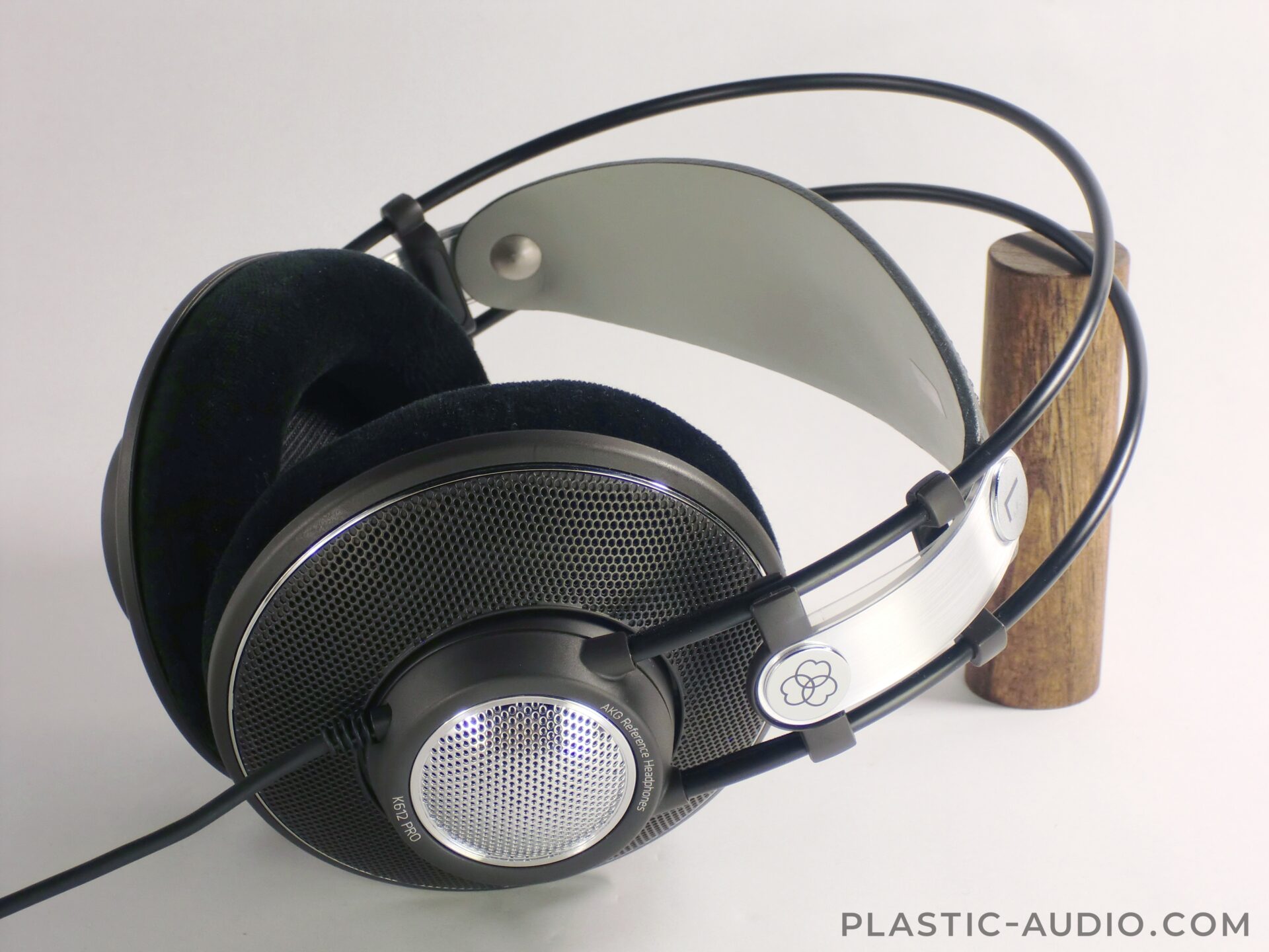 AKG K612 PROのレビュー：極めてバランスのよいヘッドホン。 | Plastic