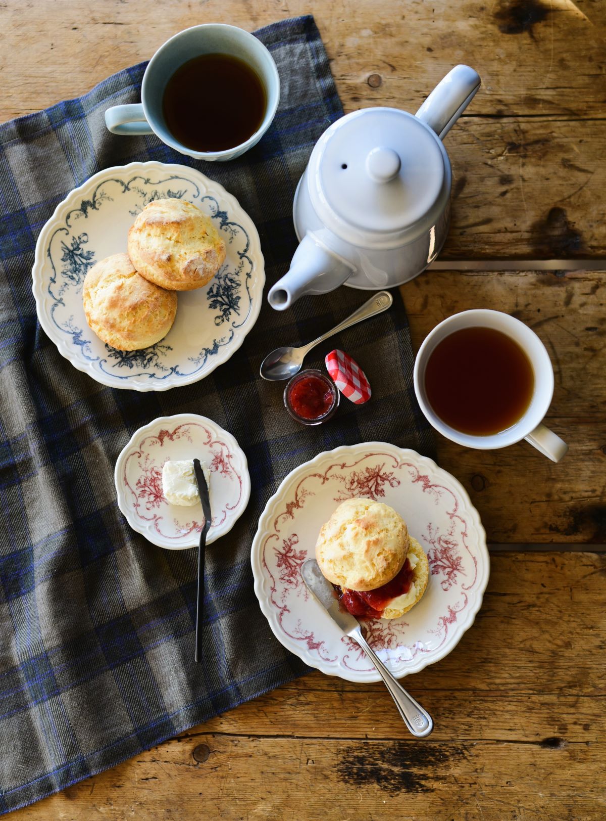 レコメンド :: 植物モチーフの器 :: モマン 170プレート - マルミツ