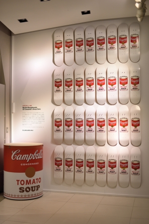 MoMA Design Store】ウォーホルの代表作が世界100セット限定のスケボー
