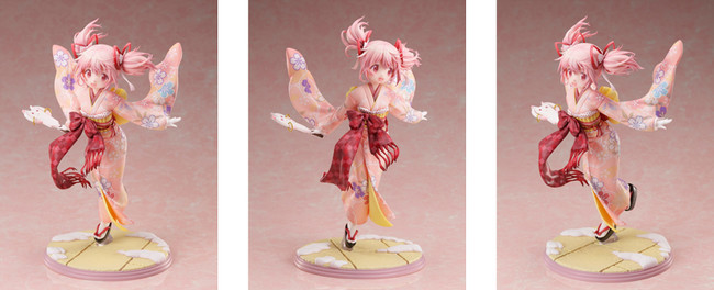 キュゥべえ”が羽子板に！？雪解け日和に晴れ着姿で羽根突きを満喫中