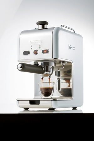 デロンギ kMix（ケーミックス）コレクションに、エスプレッソメーカー