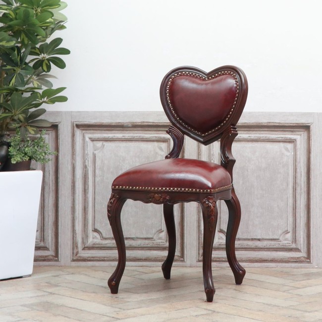 インスタ映えするオシャレインテリア！ロココ調家具 ハートチェア 新作