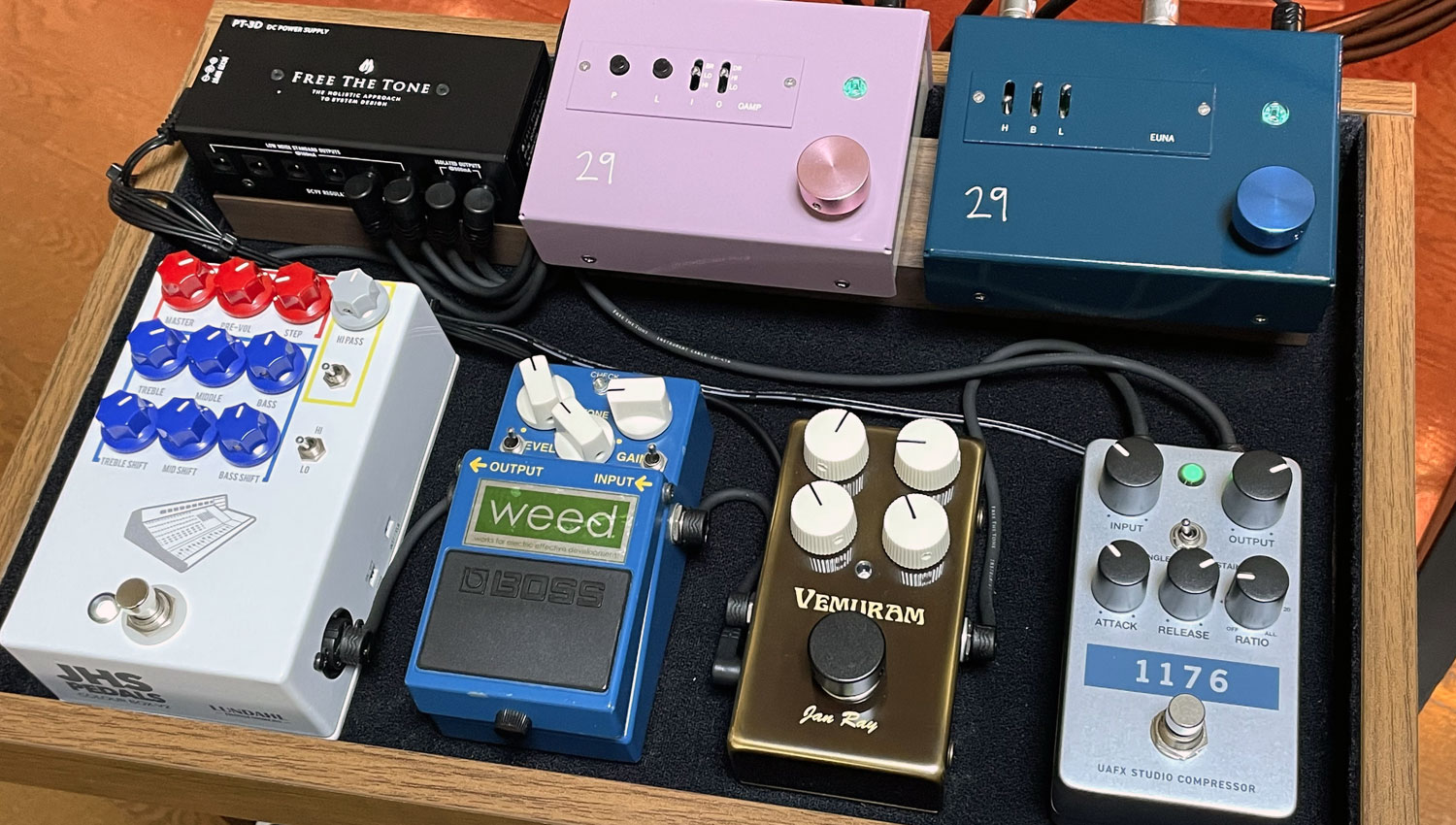 レシオP | Blog | 2024-04-19（1）エフェクター（デスク周辺編）