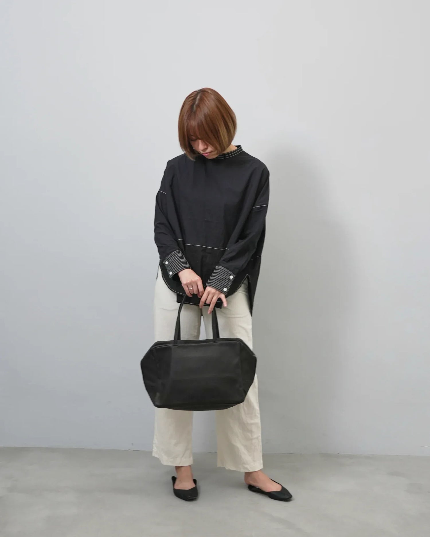 REN】《ボストンバッグ》シンプルで軽い、大きめのレザーバッグ。。