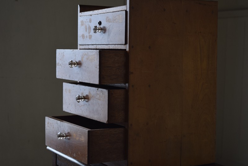 アンティーク 古いガラスつまみの4杯小引き出し | REFACTORY antiques