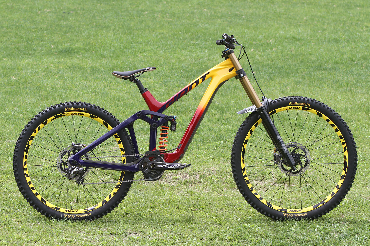 清水一輝のGIANT GLORY | realridemtb.jp