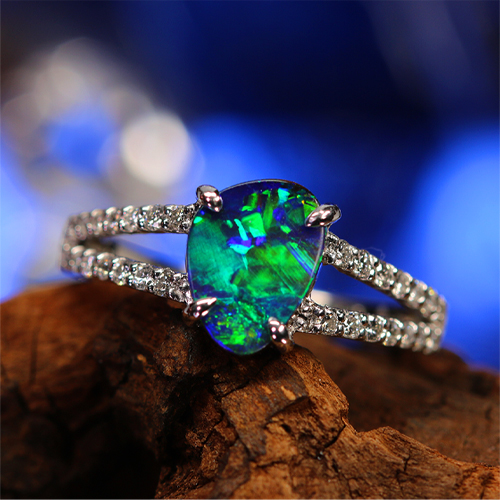 オーストラリア産ボルダーオパール 1.4ct ダイヤモンド プラチナ