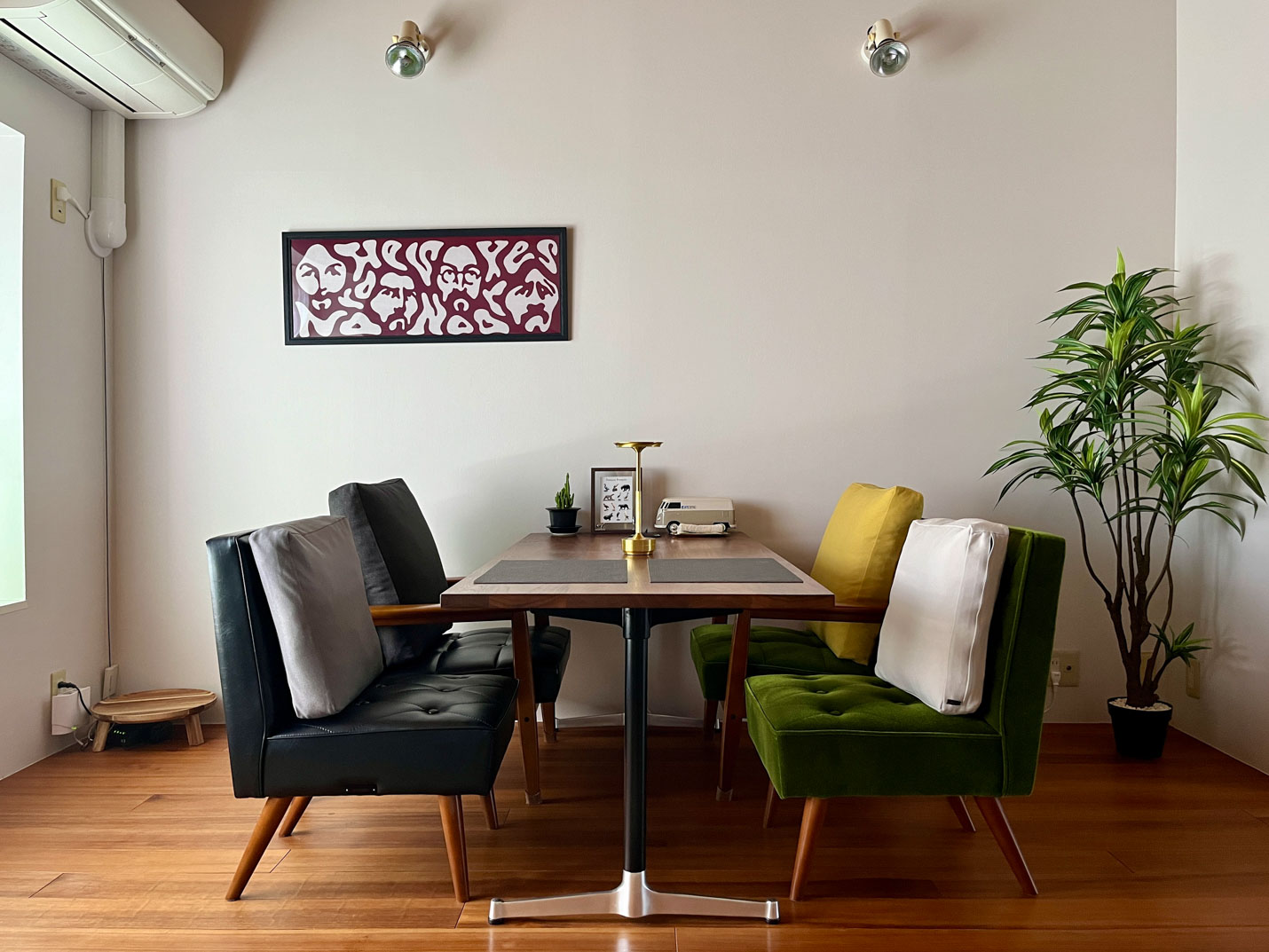 カリモク60 カフェチェア スタンダードブラック［X36305BW