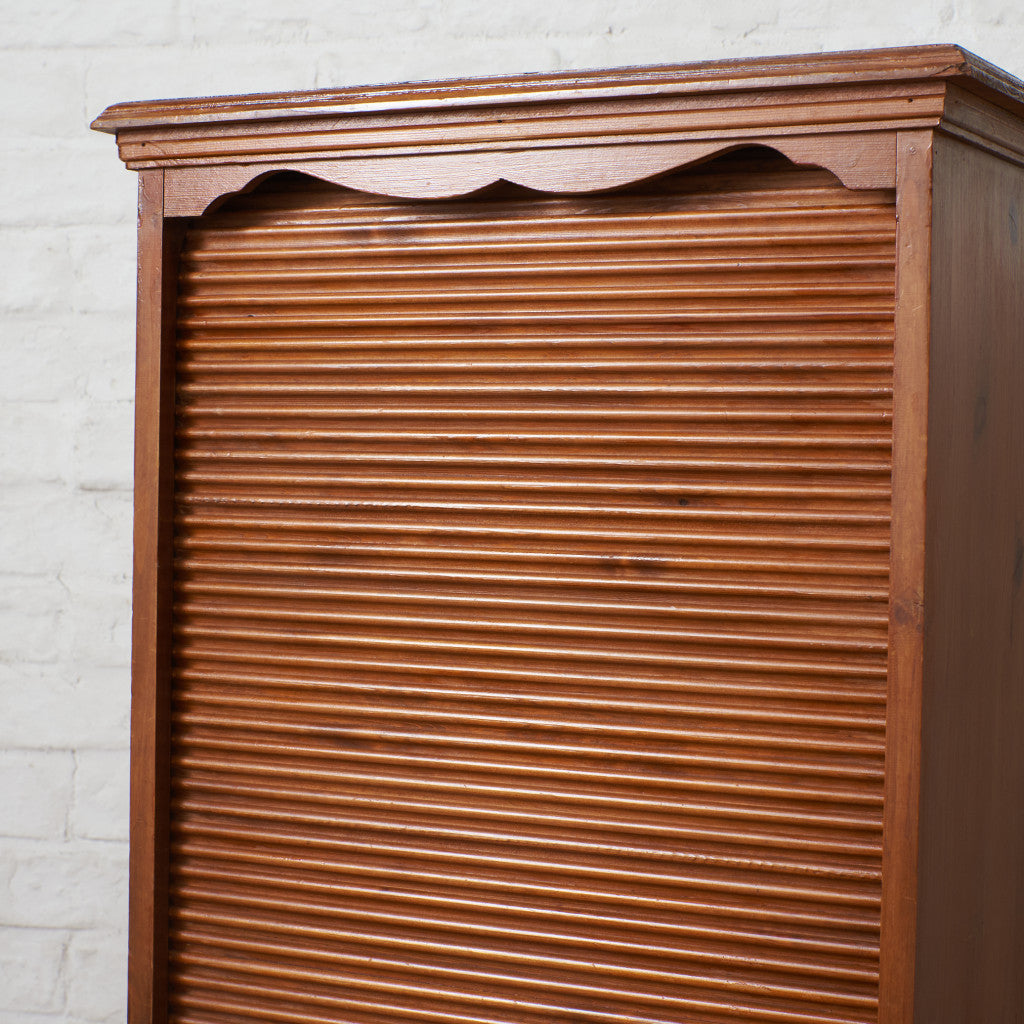 西欧クラシック 蛇腹扉キャビネット｜rocca rocca